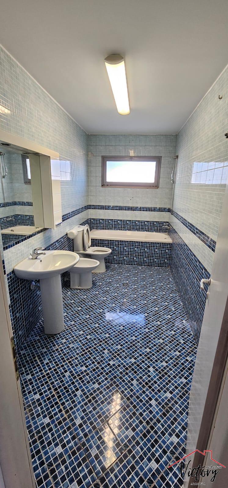 ,Apartament 2+1 2 per qira tek Zogu i Zi, i pozicionuar perballe Ring Center.
