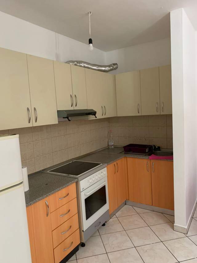 Tirane, jepet me qera apartament 1+1+BLK Kati 5, 70 m² 35.000 Leke (prane Intesa Bank)