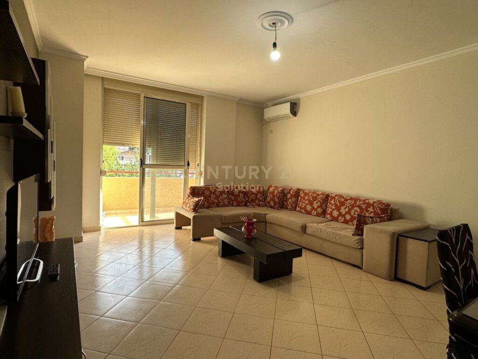 Tirane, jepet me qera apartament 3+1+Ballkon Kati 1, 400 € (hamdi lika)