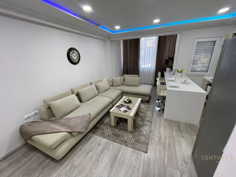 Tirane, shitet apartament 1+1 Kati 2, 80 m² 185.000 € (Ish -blloku, Ish Blloku)