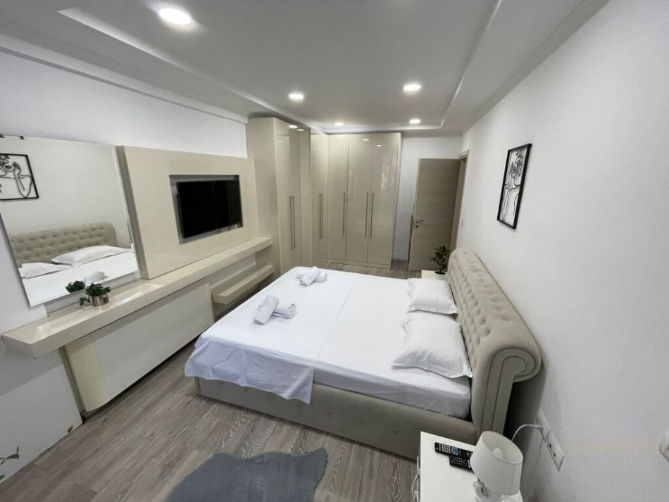 Tirane, shitet apartament 1+1 Kati 2, 80 m² 185.000 € (Ish -blloku, Ish Blloku)