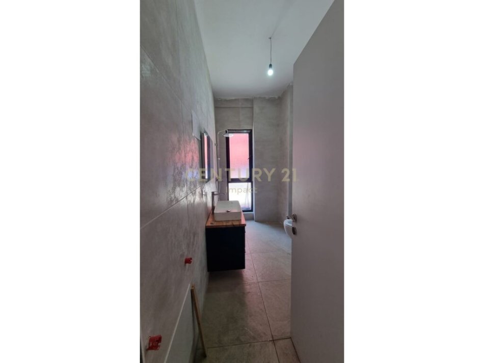 Tirane, jepet me qera apartament 2+1 Kati 3, 92 m² 650 € (Kompleksi Arlis, Farmacia 10, Rruga e Dibrës)