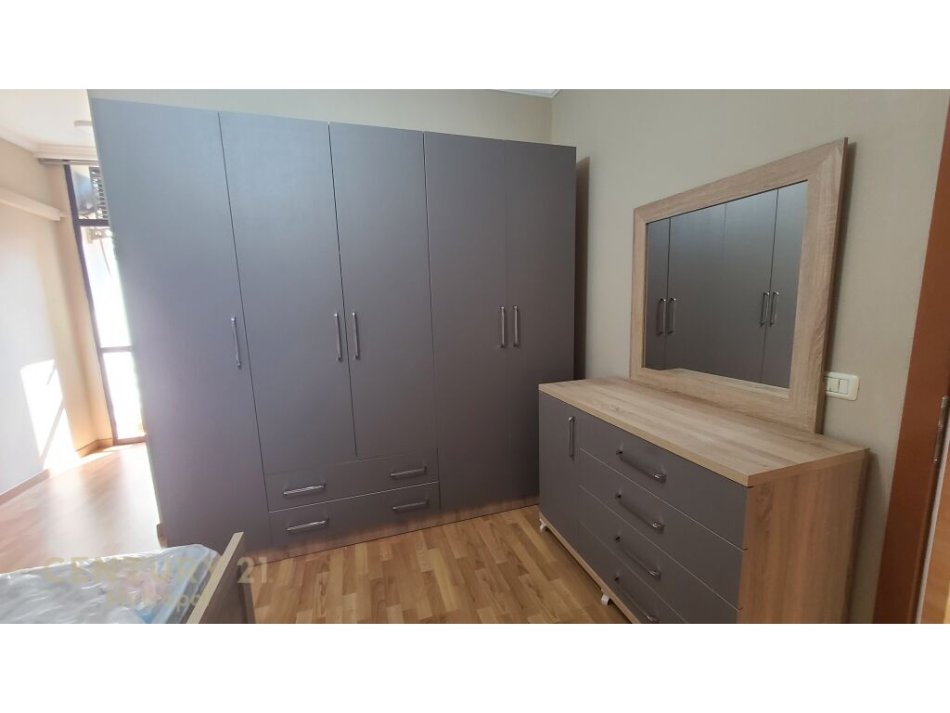 Tirane, jepet me qera apartament 2+1 Kati 8, 95 m² 800 € (hipoteka)