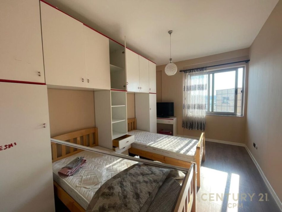 Tirane, jepet me qera apartament 2+1 Kati 10, 83 m² 450 € (astiri)