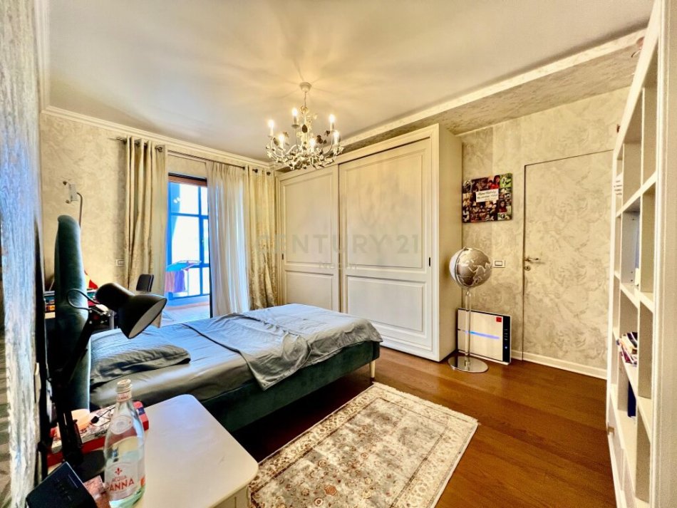 SHESIM, PENTHOUSE MODERN 5+1+4 me 4 POSTE PARKIMI!Neom95909