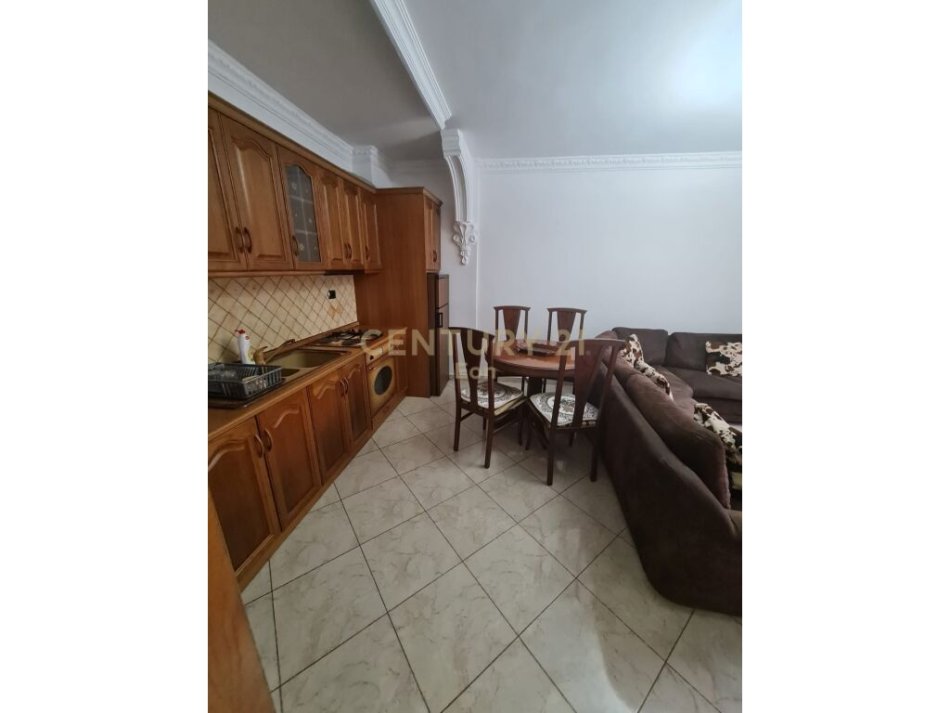 Durres, jepet me qera apartament 1+1 Kati 3, 67 m² 300 € 
