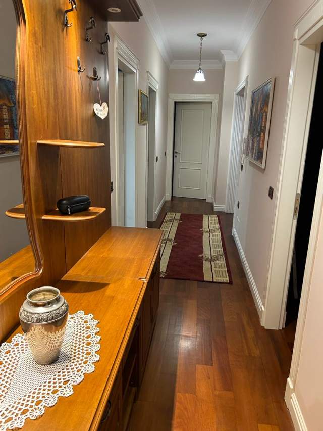 Tirane, jepet me qera apartament 2+1+A+BLK Kati 2, 130 m² 850 Euro (Liqeni i Thate)