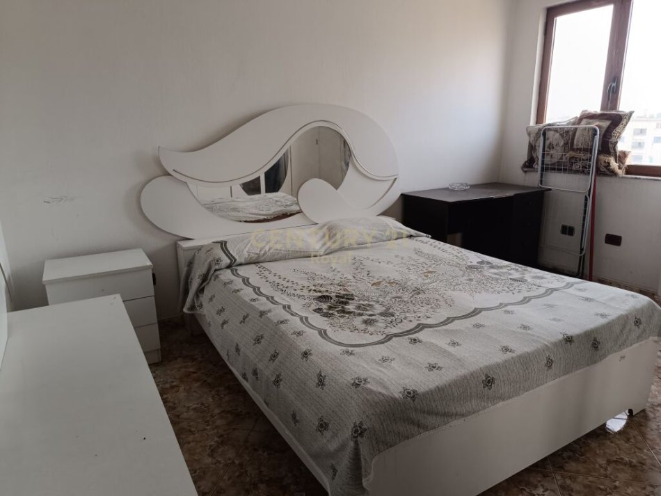 Tirane, jepet me qera apartament Kati 6, 100 m² 300 € 