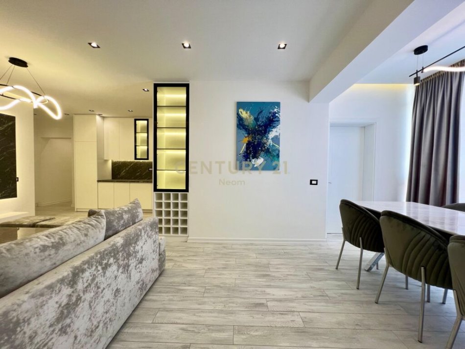 Tirane, shes apartament 5+1 , 111 m² 285.000 €