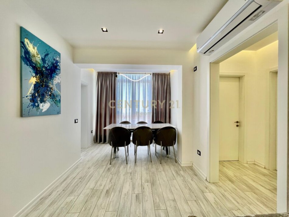 Tirane, shes apartament 5+1 , 111 m² 285.000 €