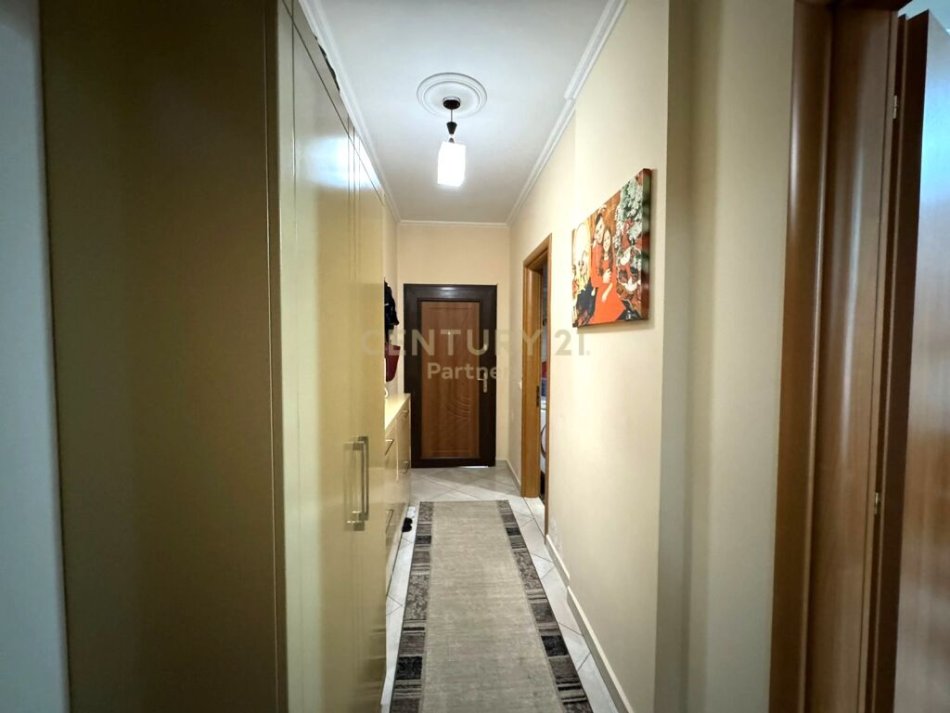 Tirane, shitet apartament 2+1+Ballkon Kati 5, 97 m² 130.000 € (Astir)