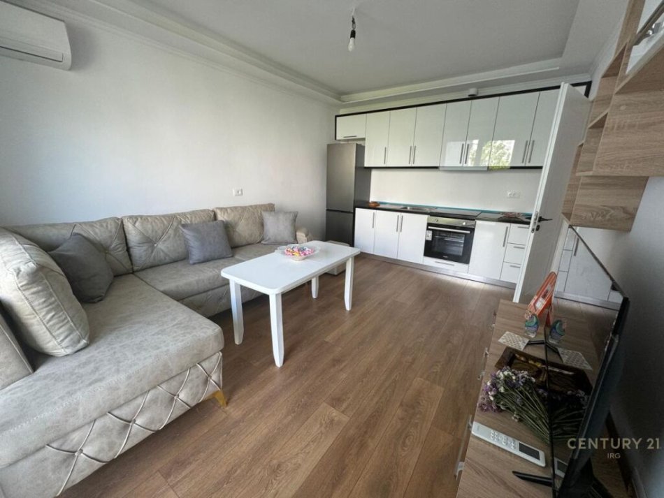 Tirane, jepet me qera apartament 2+1+Ballkon Kati 3, 70 m² 600 € (Rruga &quot;Mine Peza&quot;)