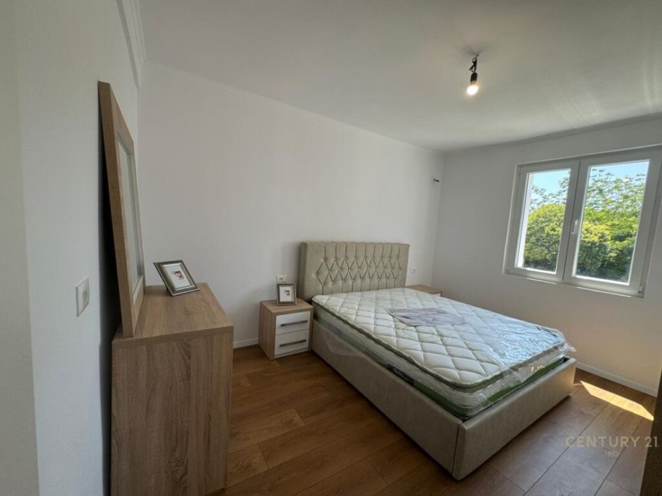 Tirane, jepet me qera apartament 2+1+Ballkon Kati 3, 70 m² 600 € (Rruga &quot;Mine Peza&quot;)
