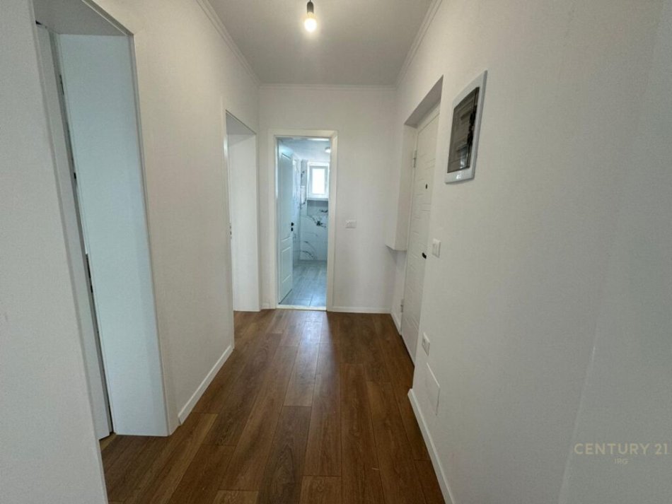 Tirane, jepet me qera apartament 2+1+Ballkon Kati 3, 70 m² 600 € (Rruga &quot;Mine Peza&quot;)
