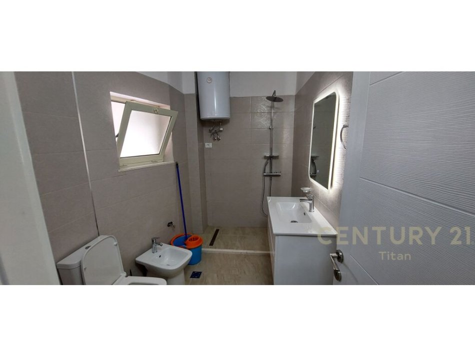 Tirane, jepet me qera apartament 2+1+Ballkon Kati 6, 96 m² 750 € (Rruga &quot;Mine Peza&quot;, pranë Prokurorisë)