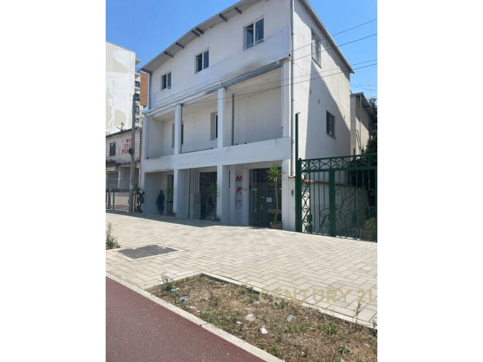 Tirane, shitet ambjent biznesi Kati 0, 237 m² 450.000 € (Teodor Keko.)