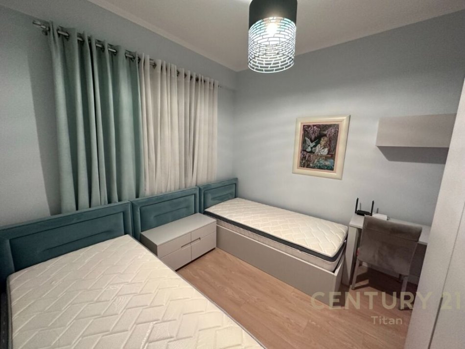 Tirane, shitet apartament 2+1 Kati 6, 95 m² 173.000 € (rruga e kavajes)