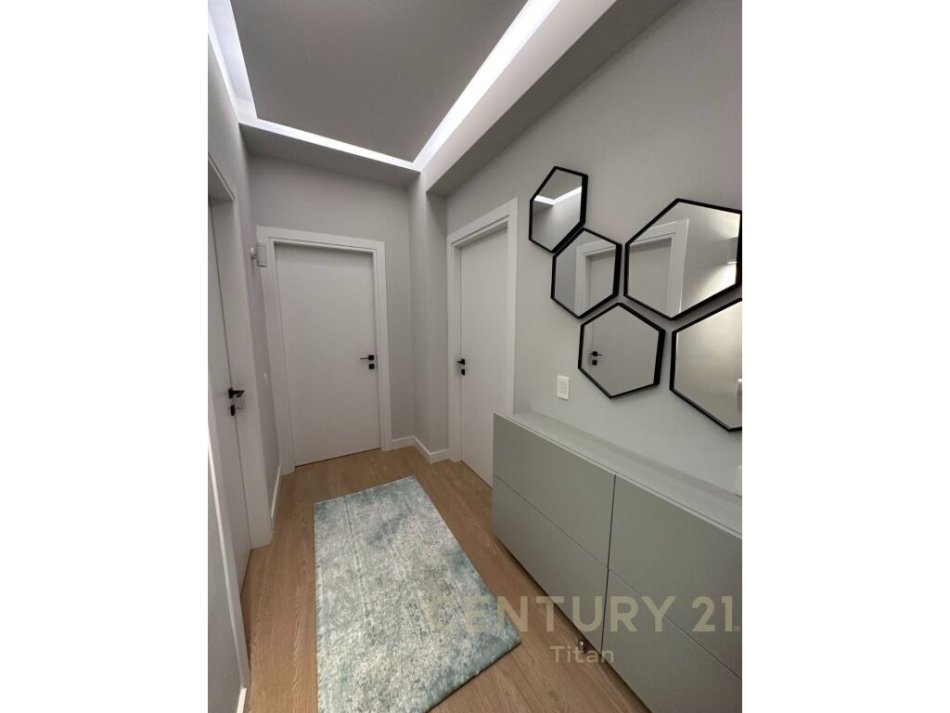 Tirane, shitet apartament 2+1 Kati 6, 95 m² 173.000 € (rruga e kavajes)