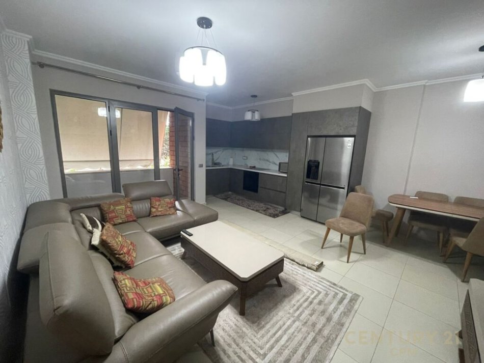 Tirane, jepet me qera apartament 2+1 , 89 m² 550 € (Rr:DIBRES)