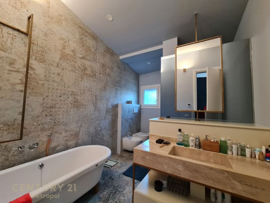 Tirane, jepet me qera Vile 2 Katshe Kati 2, 3.500 € (Prane TEG)