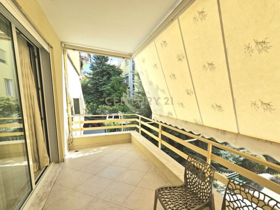 Tirane, jepet me qera apartament 2+1 Kati 1, 121 m² 650 € (Rruga eduard mano)