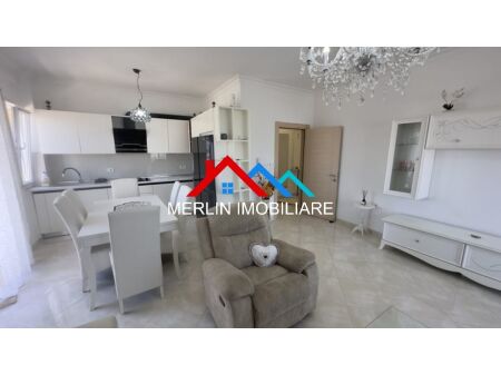 Tirane, jepet me qera apartament 3+1 , 220 m² 600 € (YRSHEK,Sadik Stavaleci)