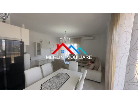 Tirane, jepet me qera apartament 3+1 , 220 m² 600 € (YRSHEK,Sadik Stavaleci)