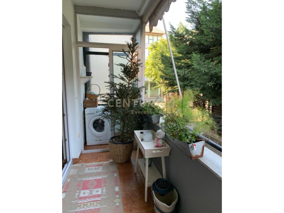 Tirane, jepet me qera apartament 1+1 Kati 2, 71 m² 500 € (Rr:BARDHYL)