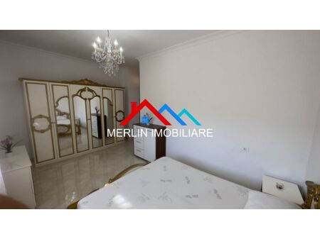 Tirane, jepet me qera apartament 3+1 , 220 m² 600 € (YRSHEK,Sadik Stavaleci)