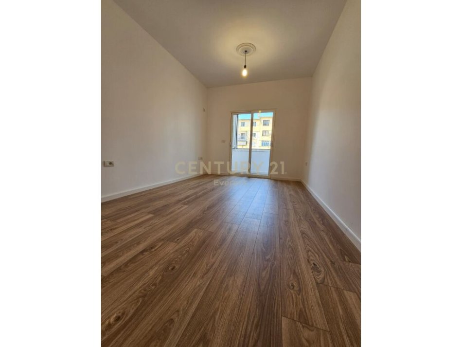 Tirane, shes apartament 1+1 Kati 2, 70 m² 136.000 € 