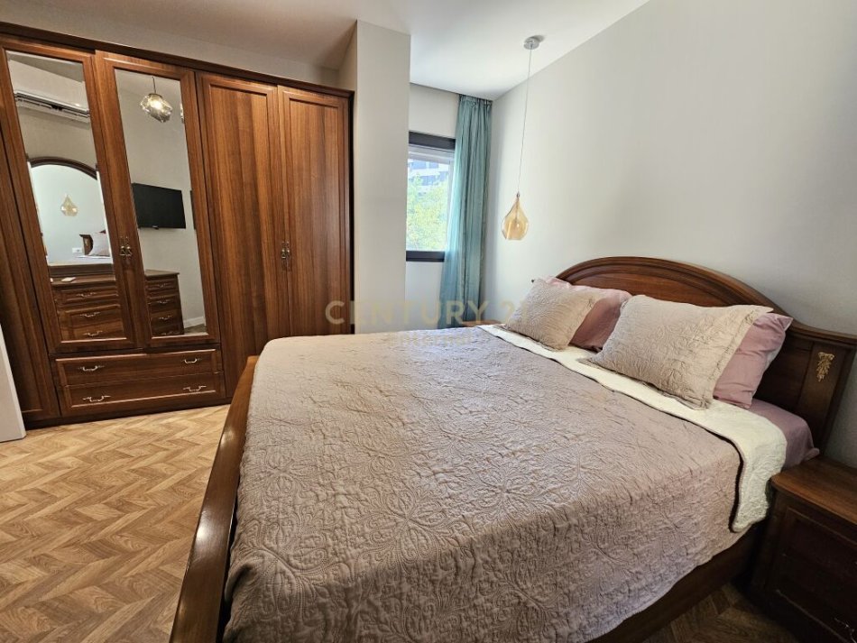 Shqiperi, jepet me qera apartament 1+1 Kati 2, 70 m² 650 € (Rruga e Elbasanit)