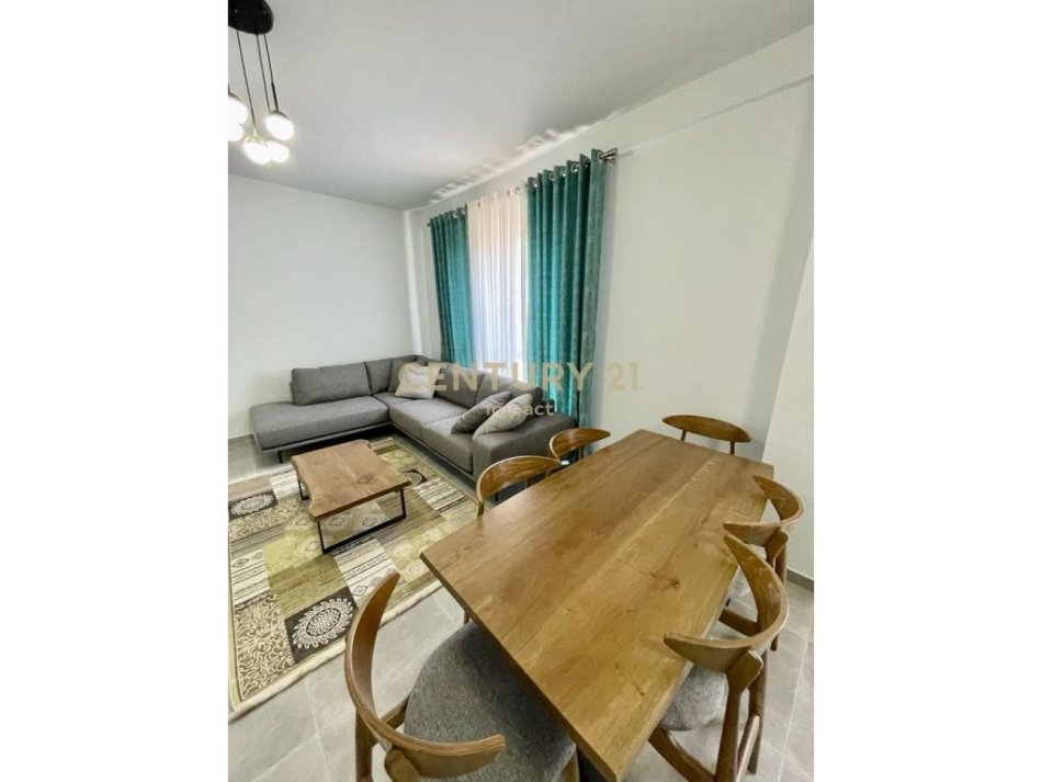Tirane, shitet apartament 2+1 Kati 5, 103 m² 190.000 € (Kompleksi Arlis, Farmacia 10, Rruga e Dibrës)
