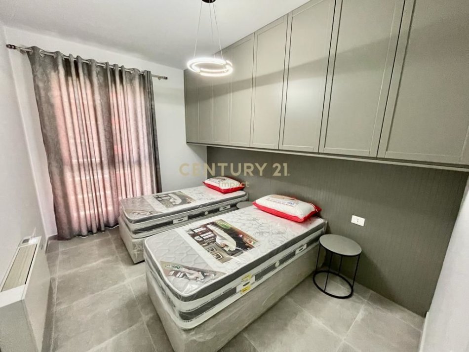 Tirane, shitet apartament 2+1 Kati 5, 103 m² 190.000 € (Kompleksi Arlis, Farmacia 10, Rruga e Dibrës)