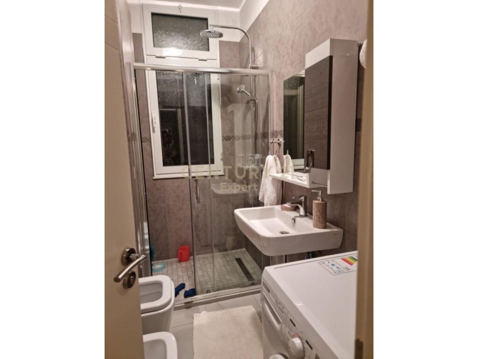 Tirane, shes apartament 2+1+2 , 114 m² 275.000 € (Kompleksi Delijorgji)