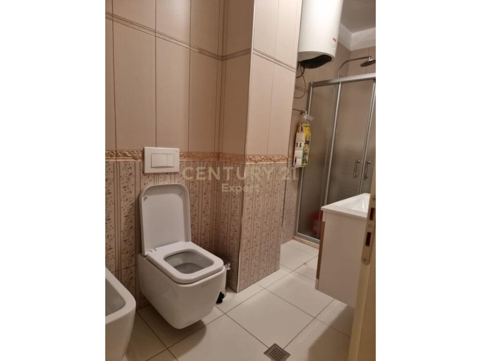 Tirane, shes apartament 2+1+2 , 114 m² 275.000 € (Kompleksi Delijorgji)