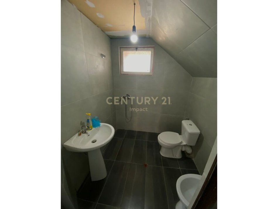 Tirane, shitet Kati 0, 141 m² 150.000 € (Komisariati nr 4 ALLIAS)
