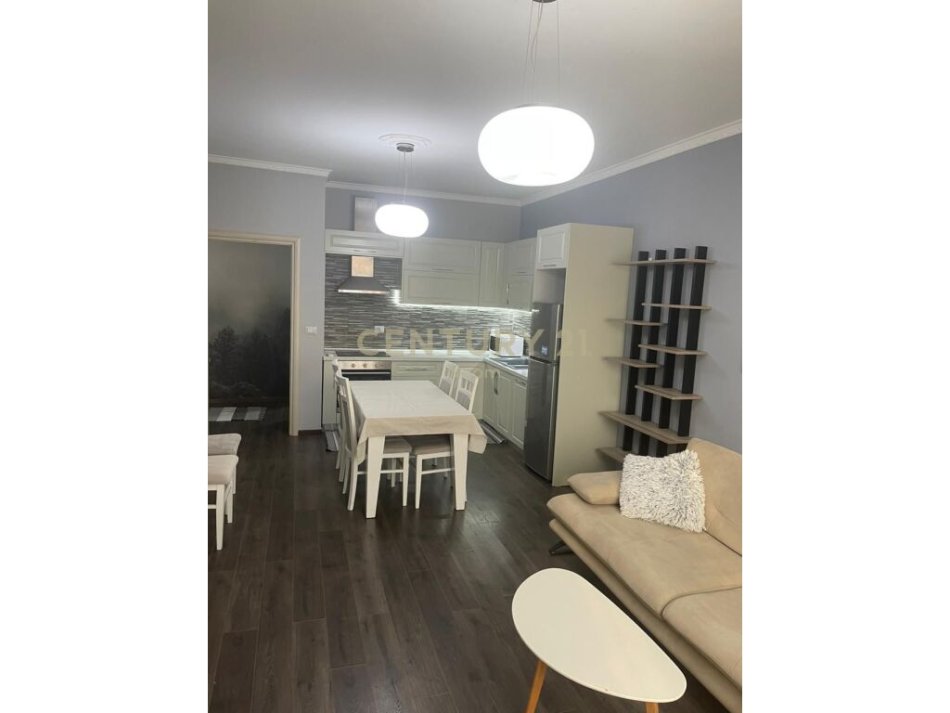 Tirane, jepet me qera apartament 1+1 Kati 5, 74 m² 500 € (bulevardi i ri)