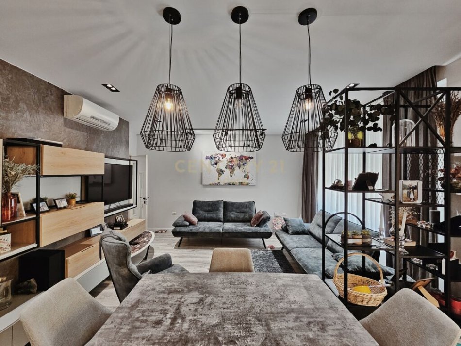 Tirane, shes apartament 3+1+2 + Parking , 128 m² 290.000 € (Liqeni i Thatë)