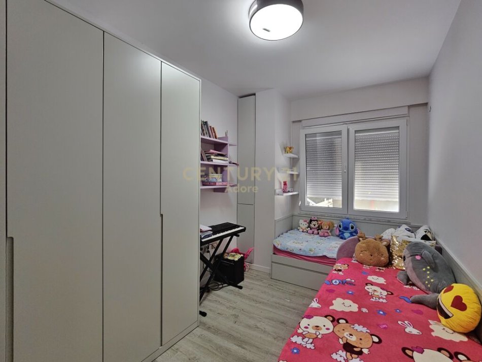 Tirane, shes apartament 3+1+2 + Parking , 128 m² 290.000 € (Liqeni i Thatë)