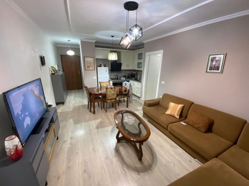 Tirane, shitet apartament 2+1 Kati 2, 88 m² 129.000 € (yzberisht)