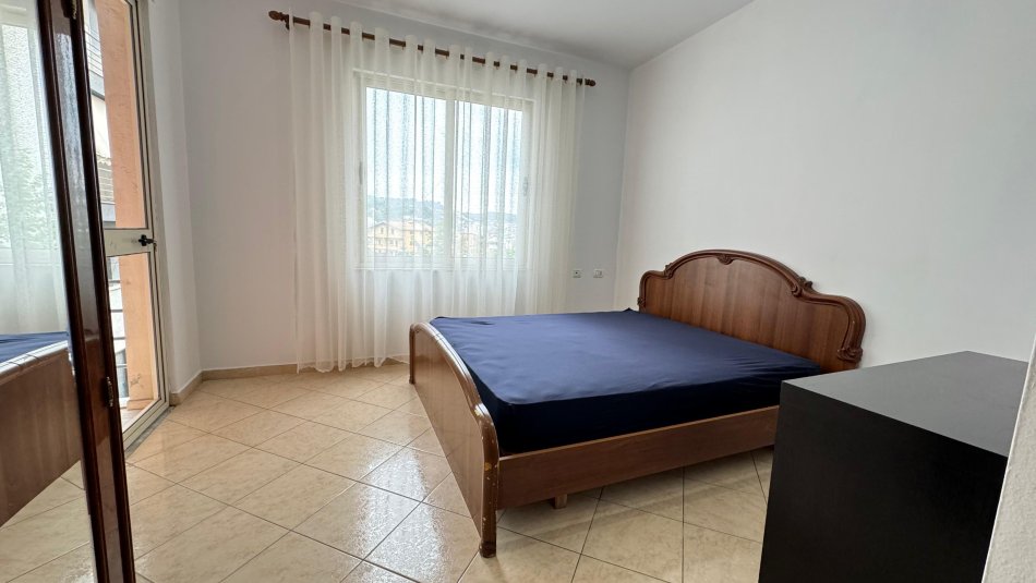 Tirane, jepet me qera 1+1+Ballkon, Kati 3, 66 m² 350 € (Yzberisht KMY)
