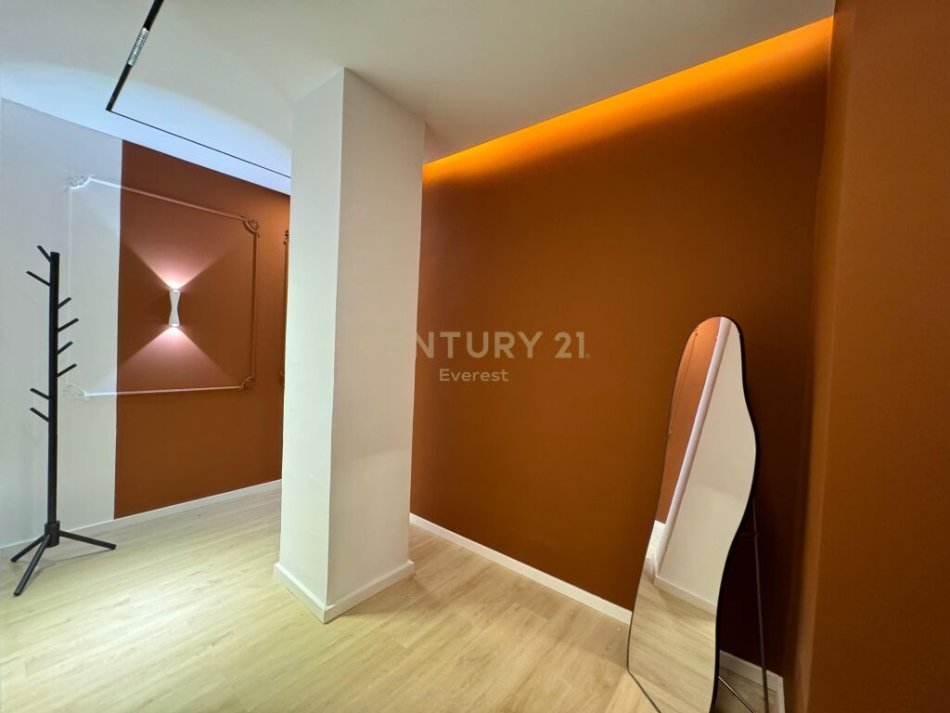 Tirane, shes apartament 1+1 , 66 m² 155.000 € (Komuna e Parisit)