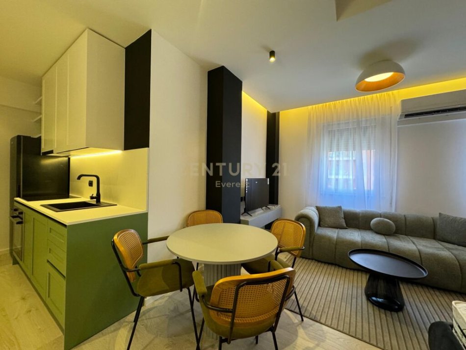 Tirane, shes garsonier , 38 m² 100.000 € (Komuna e Parisit)