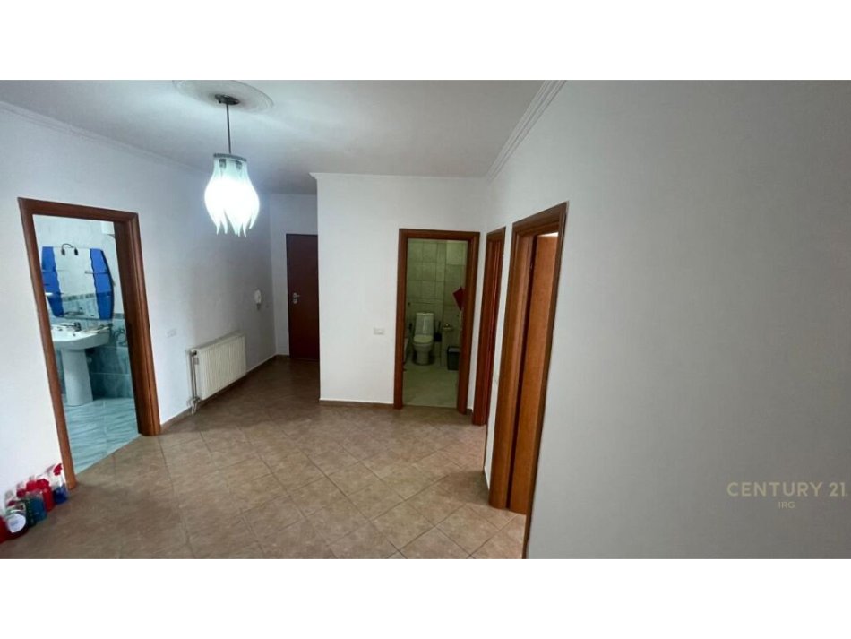 Tirane, shes apartament 2+1+2+VERANDE , 112 m² 255.000 € (Komuna e Parisit)