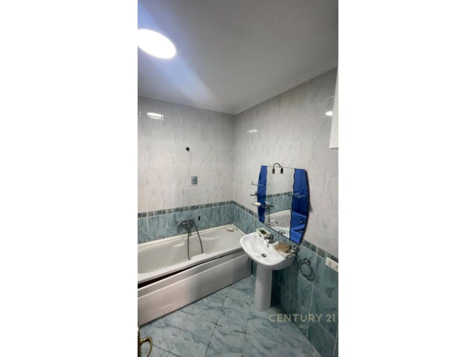 Tirane, shes apartament 2+1+2+VERANDE , 112 m² 255.000 € (Komuna e Parisit)