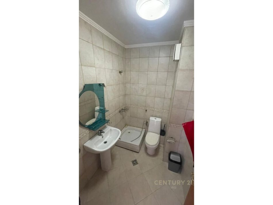 Tirane, shes apartament 2+1+2+VERANDE , 112 m² 255.000 € (Komuna e Parisit)