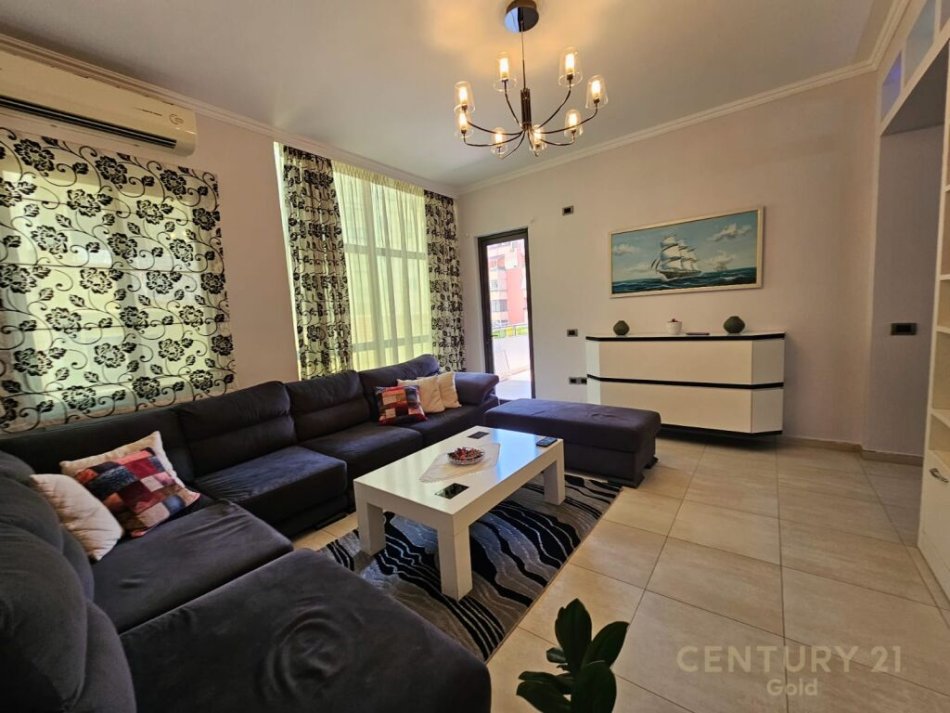 Tirane, shes apartament 2+1+2+Ballkon , 103 m² 169.000 € (Selitë)