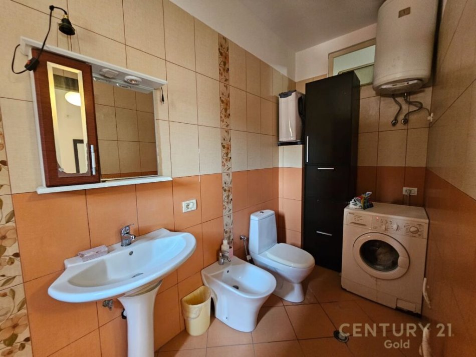 Tirane, shes apartament 2+1+2+Ballkon , 103 m² 169.000 € (Selitë)