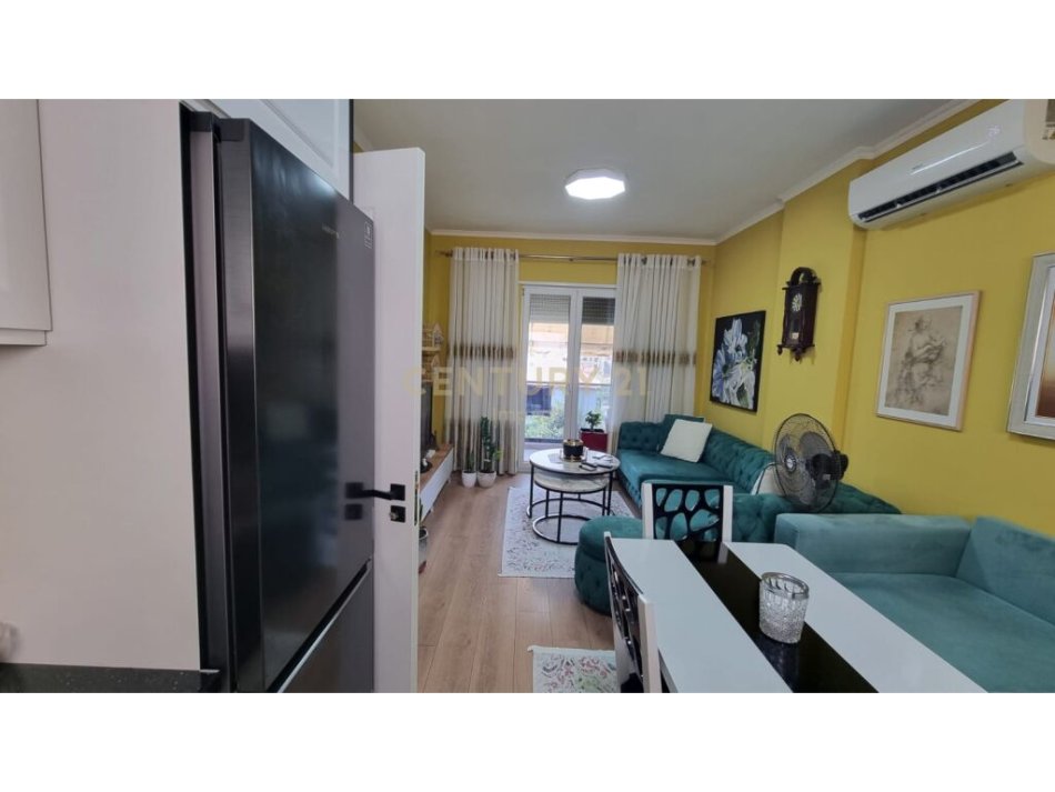 Tirane, shitet apartament 1+1+Ballkon Kati 2, 69 m² 110.000 € (rruga e dibres)