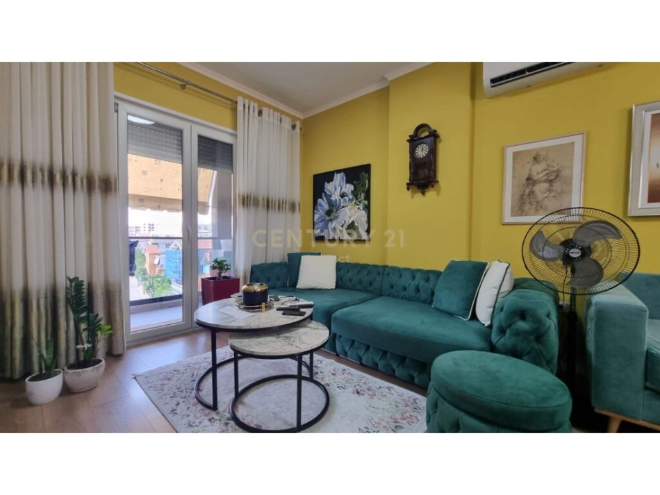 Tirane, shitet apartament 1+1+Ballkon Kati 2, 69 m² 110.000 € (rruga e dibres)